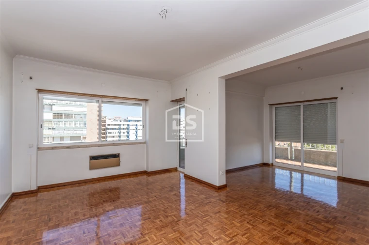 Apartamento T4 para Venda em Almada, Cova da Piedade, Pragal e Cacilhas Foto 4