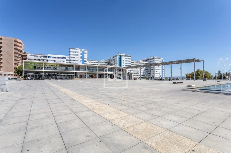 Apartamento T4 para Venda em Almada, Cova da Piedade, Pragal e Cacilhas Foto 50