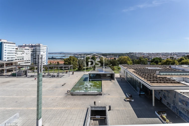 Apartamento T4 para Venda em Almada, Cova da Piedade, Pragal e Cacilhas Foto 37