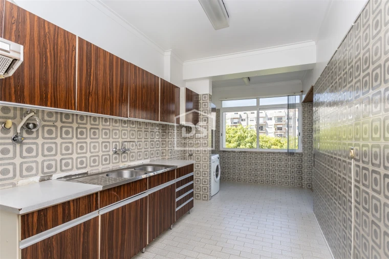 Apartamento T4 para Venda em Almada, Cova da Piedade, Pragal e Cacilhas Foto 13