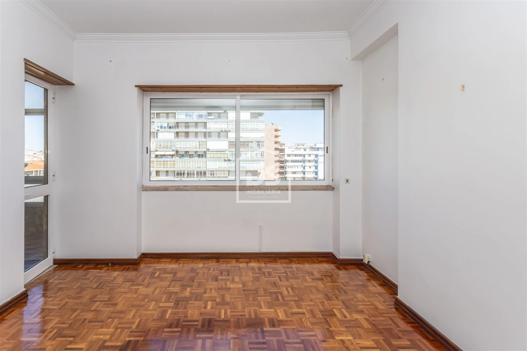 Apartamento T4 para Venda em Almada, Cova da Piedade, Pragal e Cacilhas Foto 25