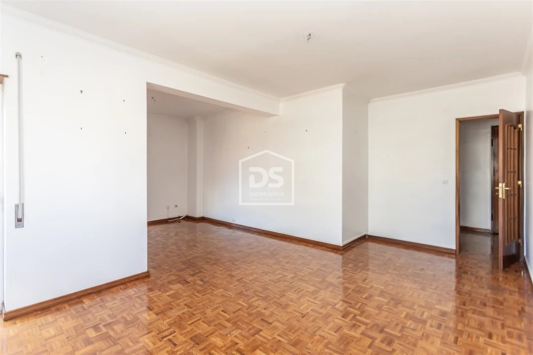 Apartamento T4 para Venda em Almada, Cova da Piedade, Pragal e Cacilhas Foto 5