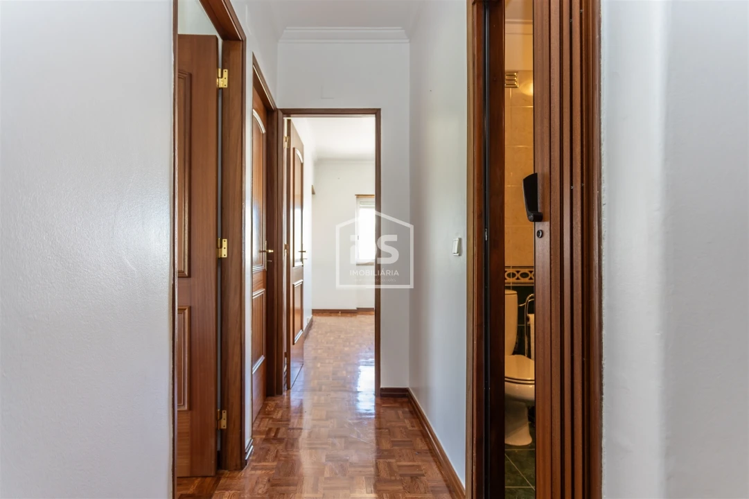 Apartamento T4 para Venda em Almada, Cova da Piedade, Pragal e Cacilhas Foto 27