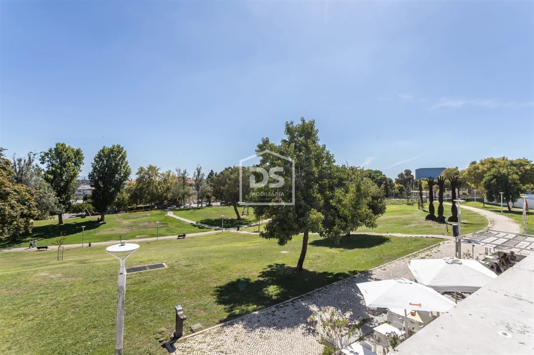 Apartamento T4 para Venda em Almada, Cova da Piedade, Pragal e Cacilhas Foto 52