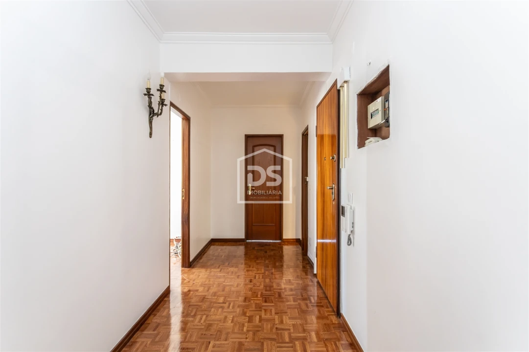 Apartamento T4 para Venda em Almada, Cova da Piedade, Pragal e Cacilhas Foto 3