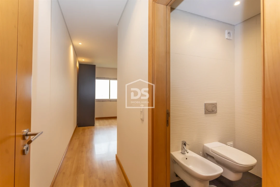 Apartamento T3 para Arrendamento em Alto do Seixalinho, Santo André e Verderena Foto 23