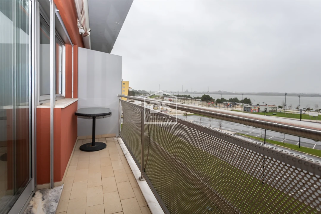 Apartamento T3 para Arrendamento em Alto do Seixalinho, Santo André e Verderena Foto 7