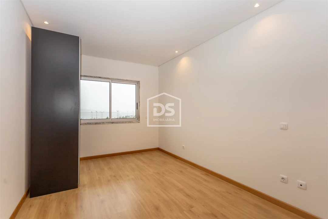 Apartamento T3 para Arrendamento em Alto do Seixalinho, Santo André e Verderena Foto 27