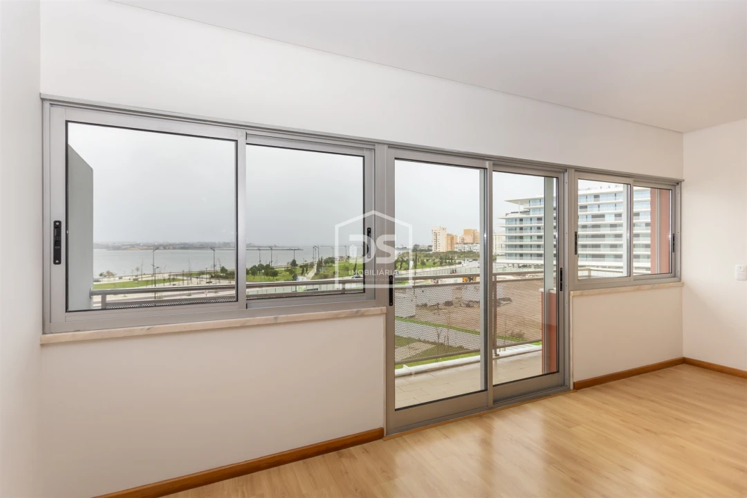 Apartamento T3 para Arrendamento em Alto do Seixalinho, Santo André e Verderena Foto 1