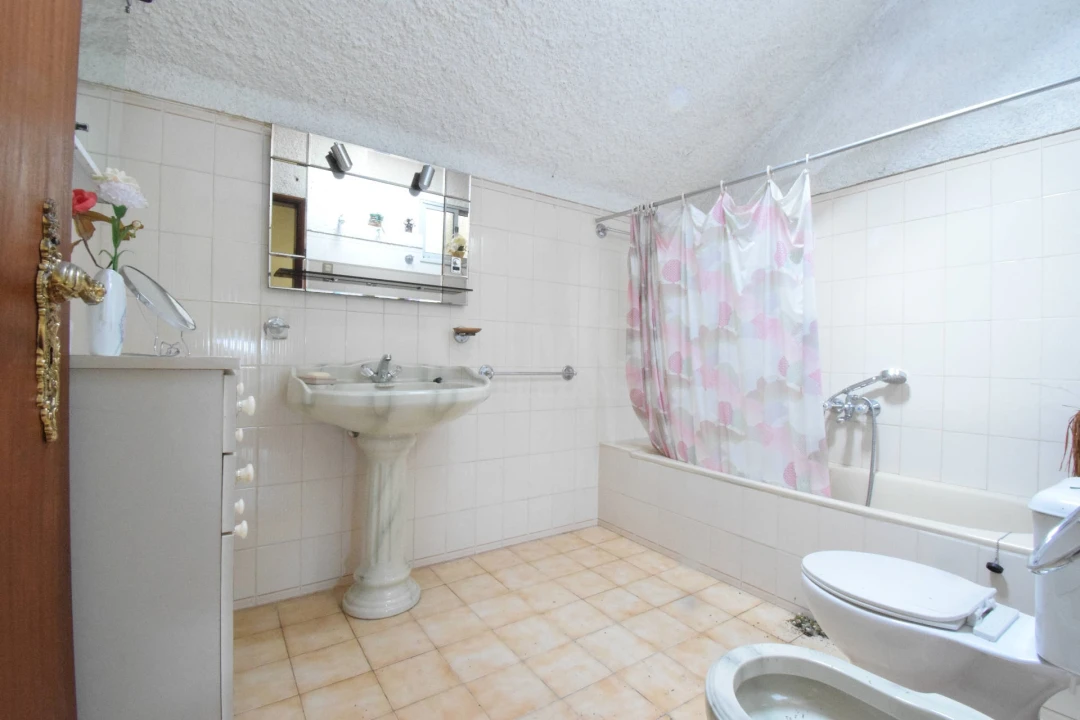 Moradia T5 para Venda em Dominguizo Foto 7