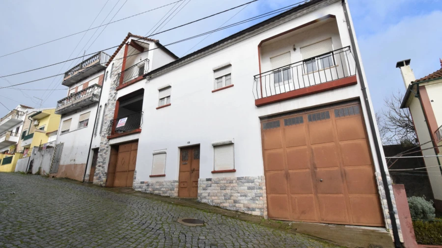 Moradia T5 para Venda em Dominguizo
