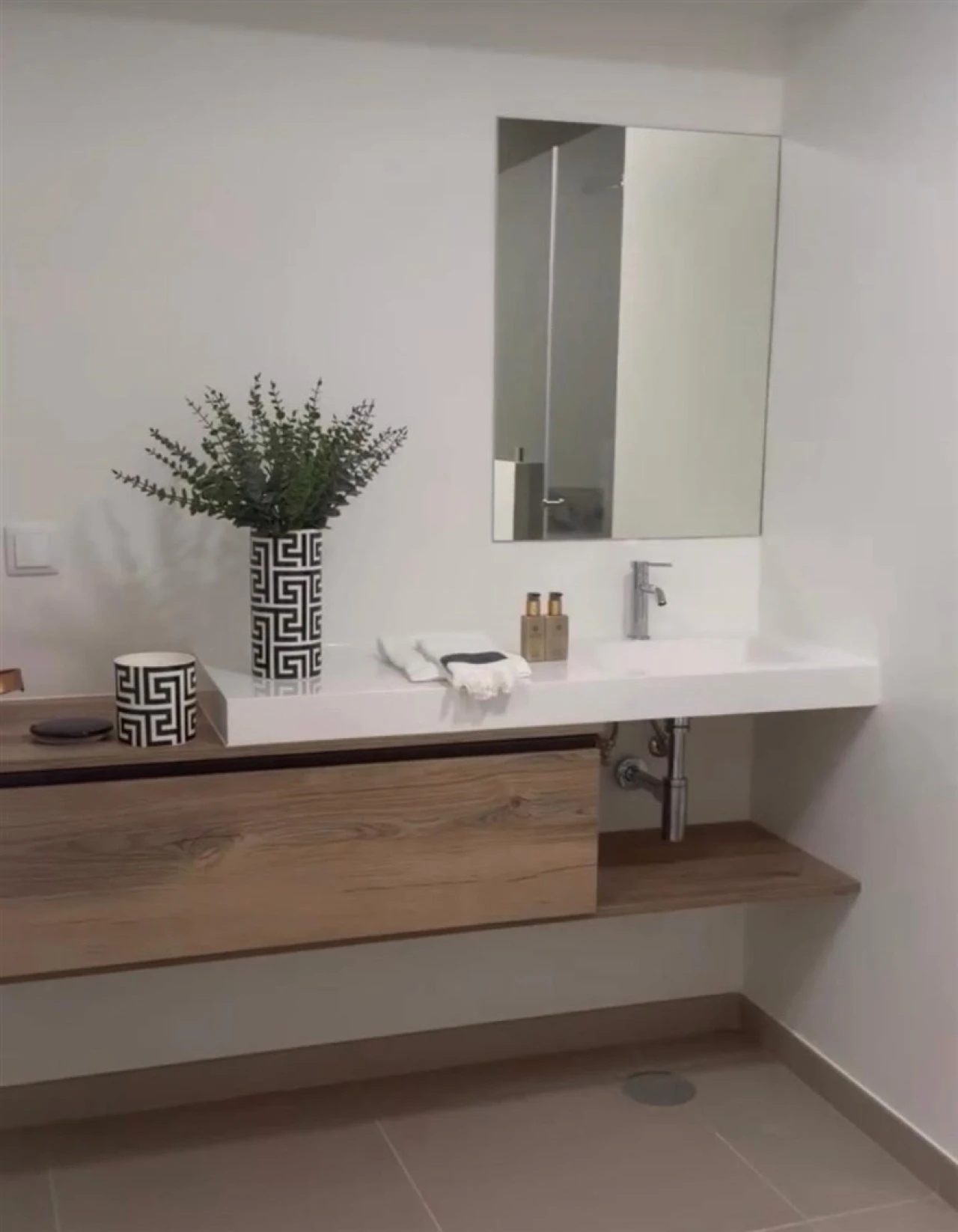 Apartamento T1 para Venda em Carcavelos e Parede Foto 13
