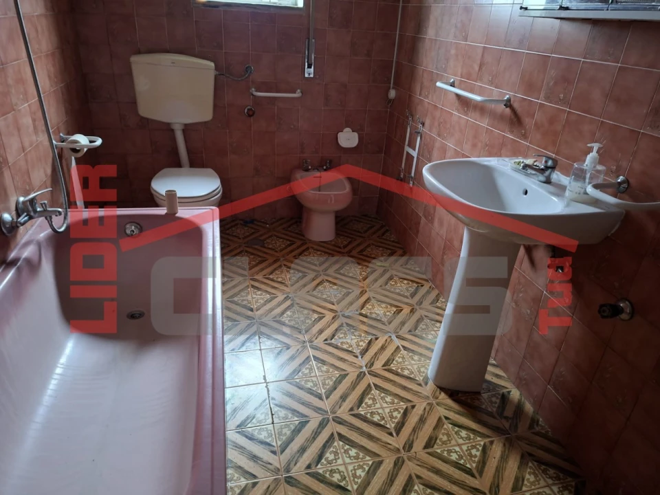 Moradia T4 para Venda em Sé, Santa Maria e Meixedo Foto 4