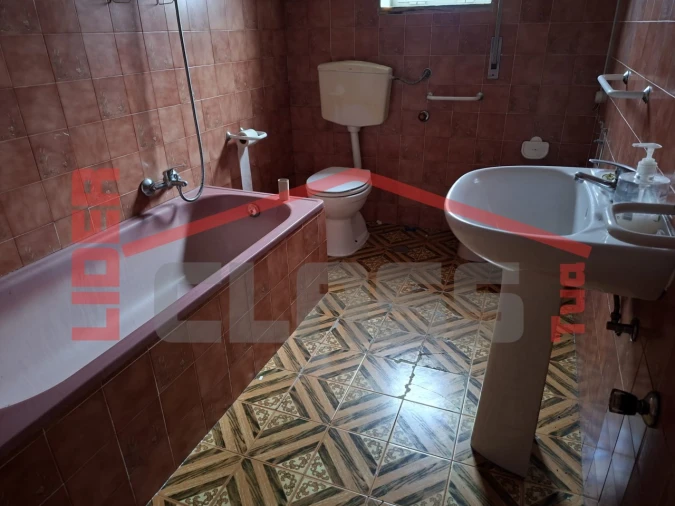 Moradia T4 para Venda em Sé, Santa Maria e Meixedo Foto 13