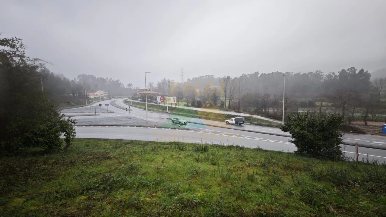 Terreno Comércio / Armazém para Venda em Anais Foto 1