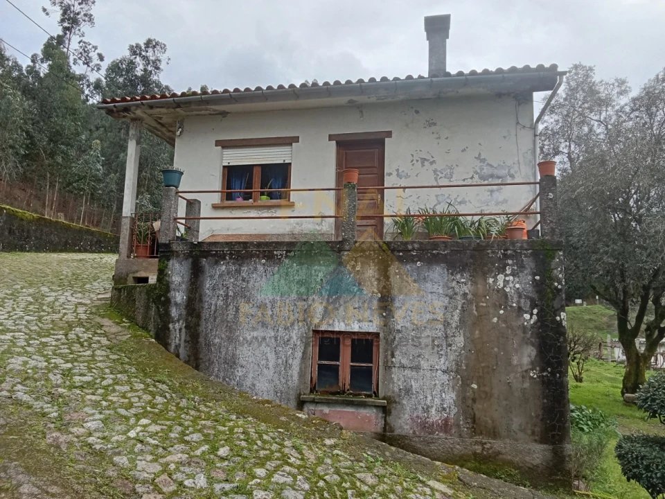 Quinta T2 para Venda em Fontoura Foto 1