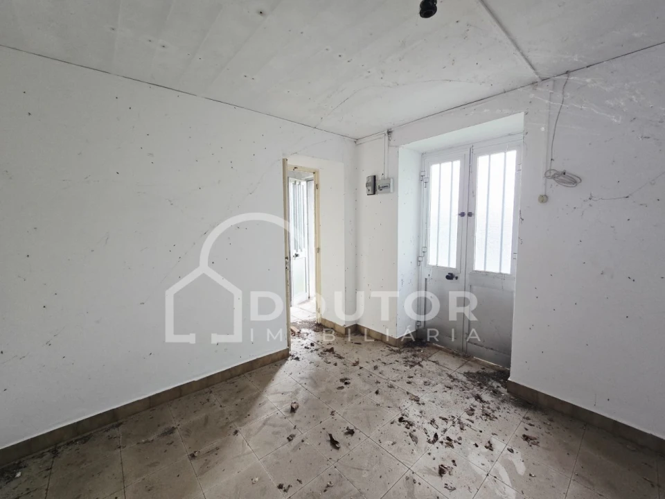 Moradia T3 para Venda em Santo Antonio Foto 4