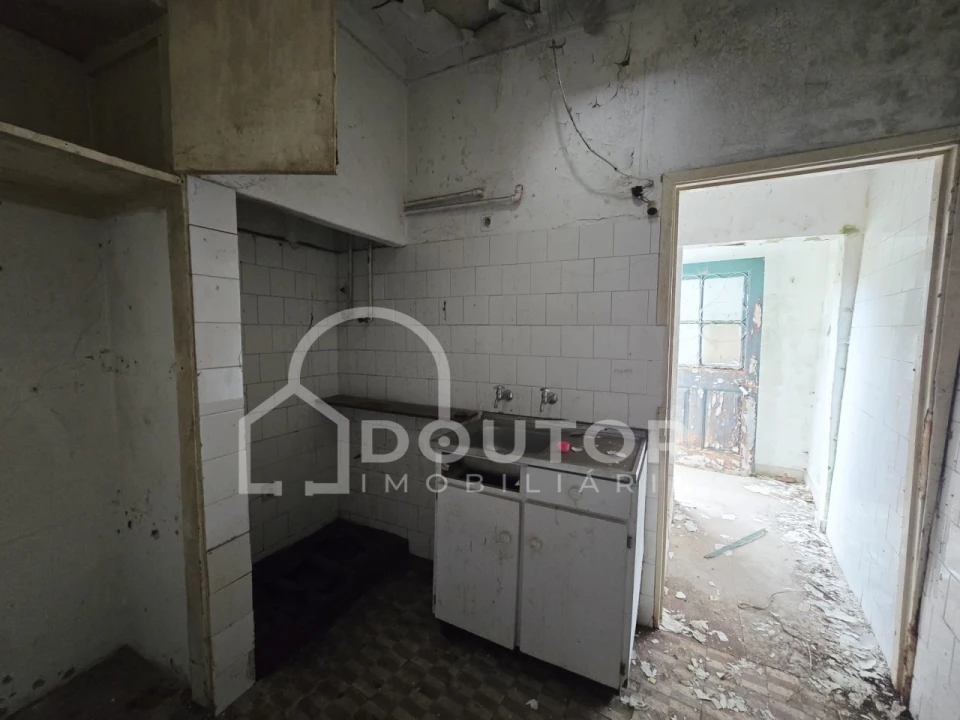 Moradia T3 para Venda em Santo Antonio Foto 9