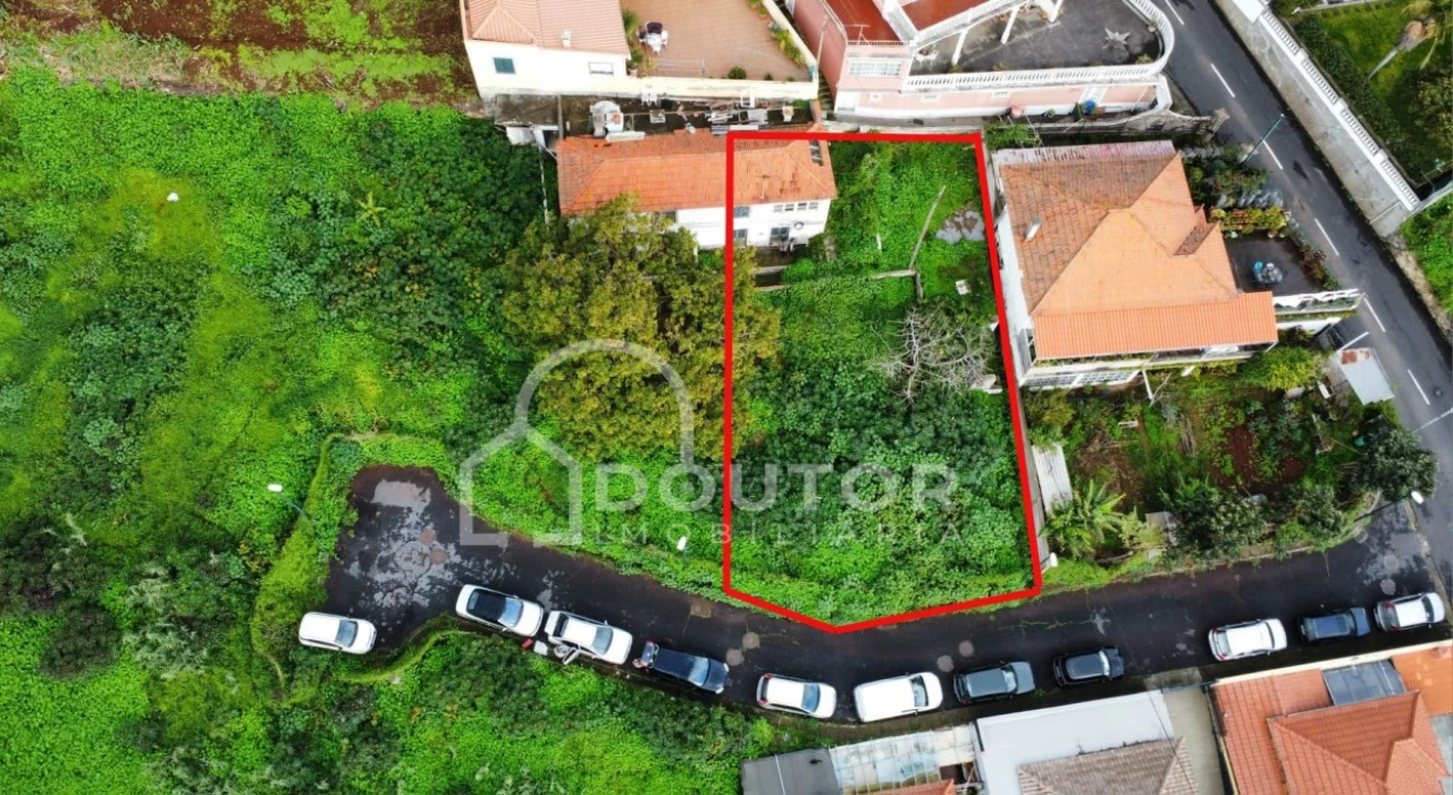 Moradia T3 para Venda em Santo Antonio Foto 2