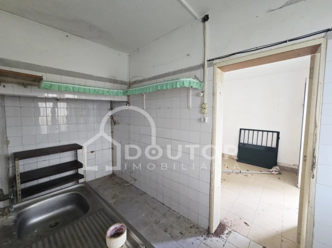 Moradia T3 para Venda em Santo Antonio Foto 5