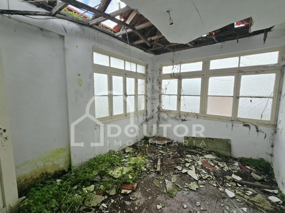 Moradia T3 para Venda em Santo Antonio Foto 9