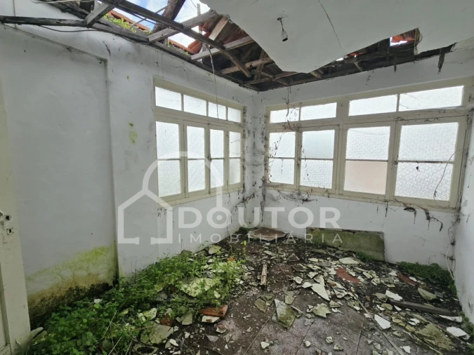 Moradia T3 para Venda em Santo Antonio Foto 9