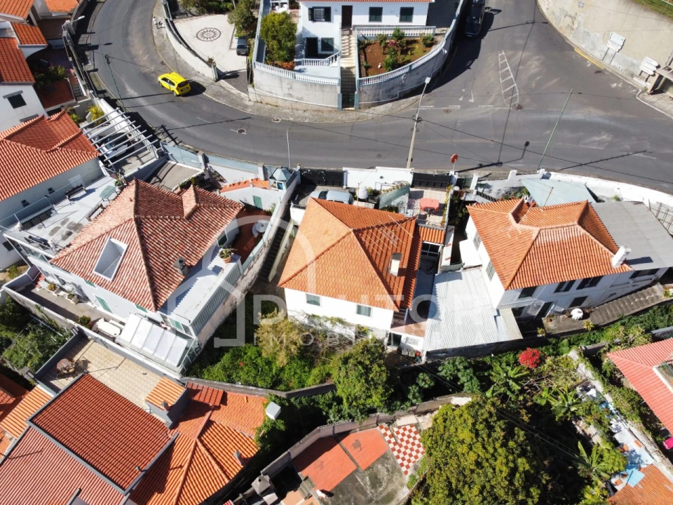 Moradia T4 para Venda em Funchal (Santa Maria Maior) Foto 6