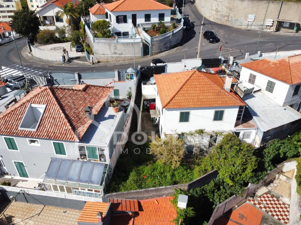 Moradia T4 para Venda em Funchal (Santa Maria Maior) Foto 10