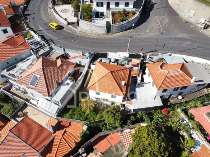 Moradia T4 para Venda em Funchal (Santa Maria Maior) Foto 6