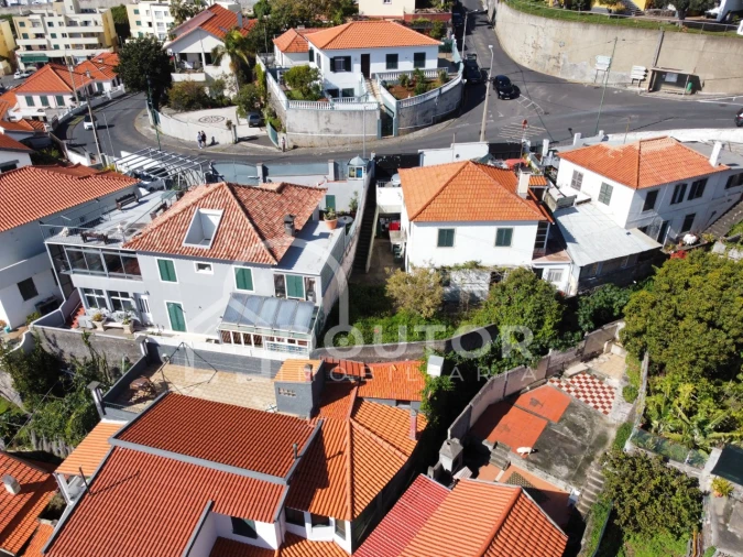 Moradia T4 para Venda em Funchal (Santa Maria Maior) Foto 11