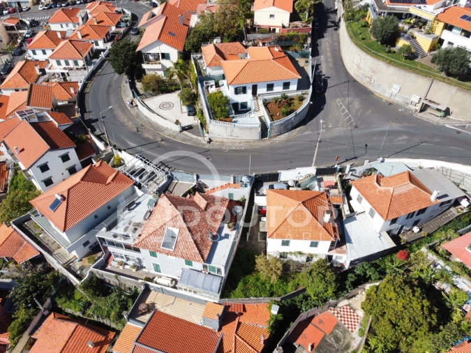 Moradia T4 para Venda em Funchal (Santa Maria Maior) Foto 15