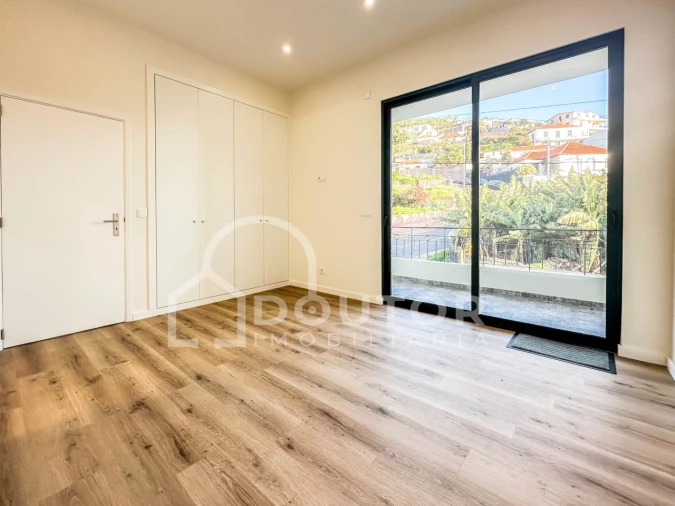 Moradia T3 para Venda em Camara de Lobos Foto 19