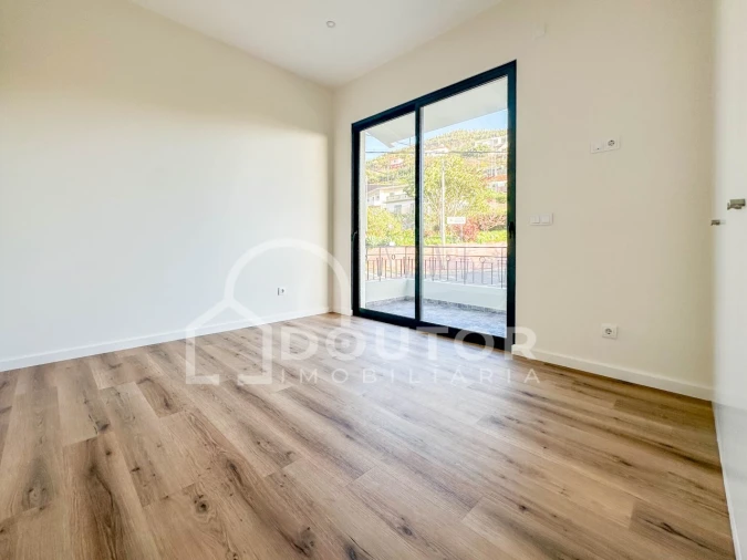 Moradia T3 para Venda em Camara de Lobos Foto 23