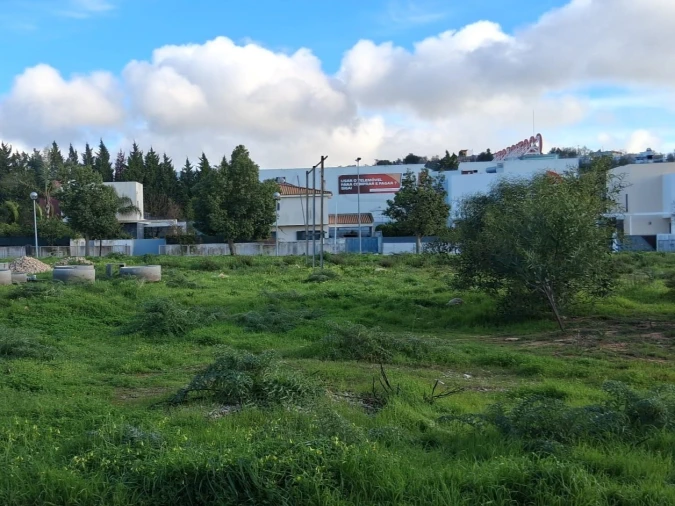 Terreno Comércio / Armazém para Venda em Loule (São Clemente) Foto 4