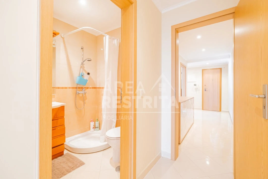 Apartamento T3 para Venda em Corroios Foto 32