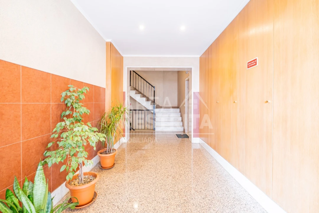 Apartamento T3 para Venda em Corroios Foto 46