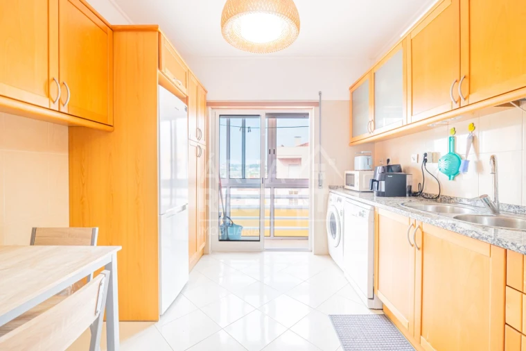 Apartamento T3 para Venda em Corroios Foto 8