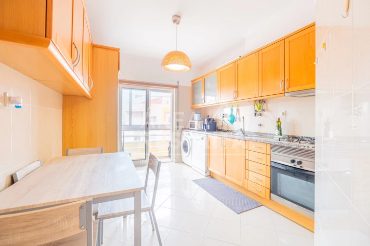 Apartamento T3 para Venda em Corroios Foto 9