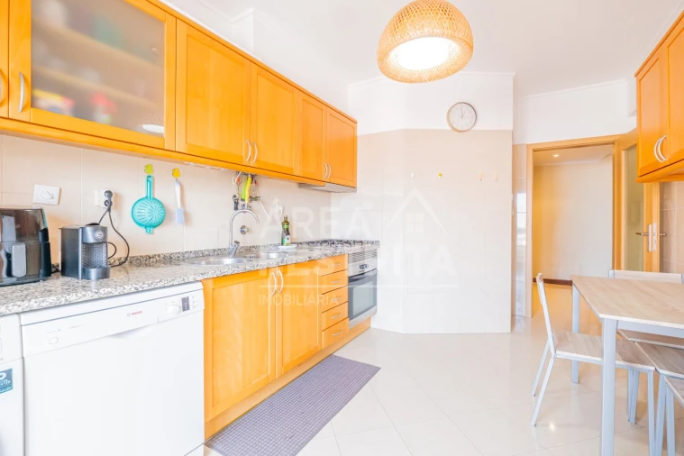 Apartamento T3 para Venda em Corroios Foto 11