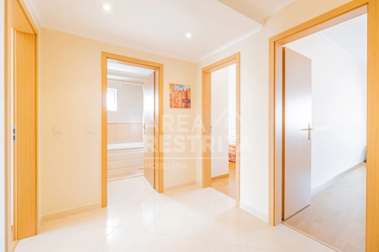 Apartamento T3 para Venda em Corroios Foto 33