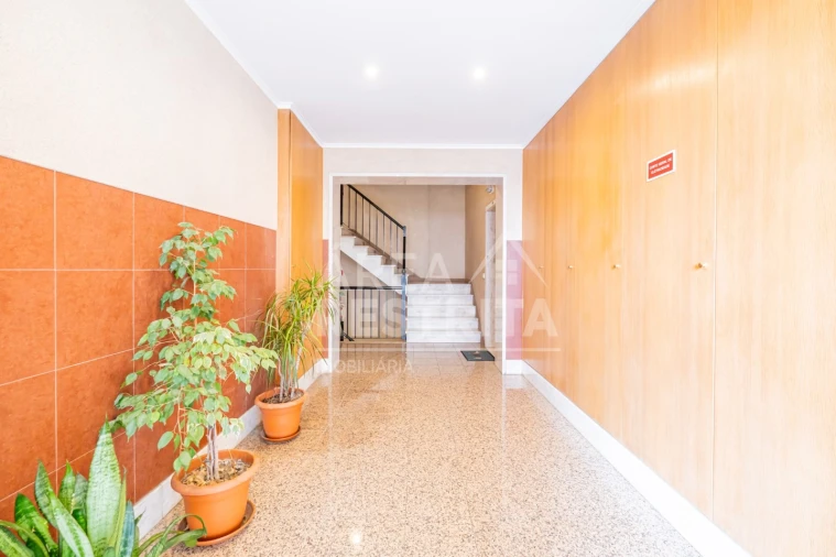 Apartamento T3 para Venda em Corroios Foto 46