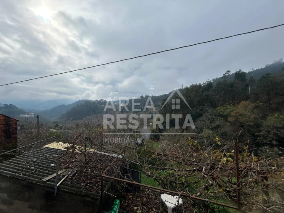 Moradia T5 para Venda em Santa Cruz da Trapa e São Cristóvão de Lafões Foto 12