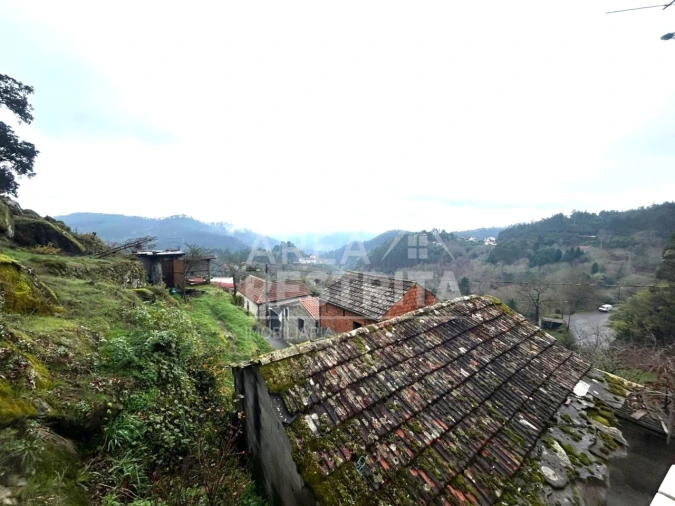 Moradia T5 para Venda em Santa Cruz da Trapa e São Cristóvão de Lafões Foto 3