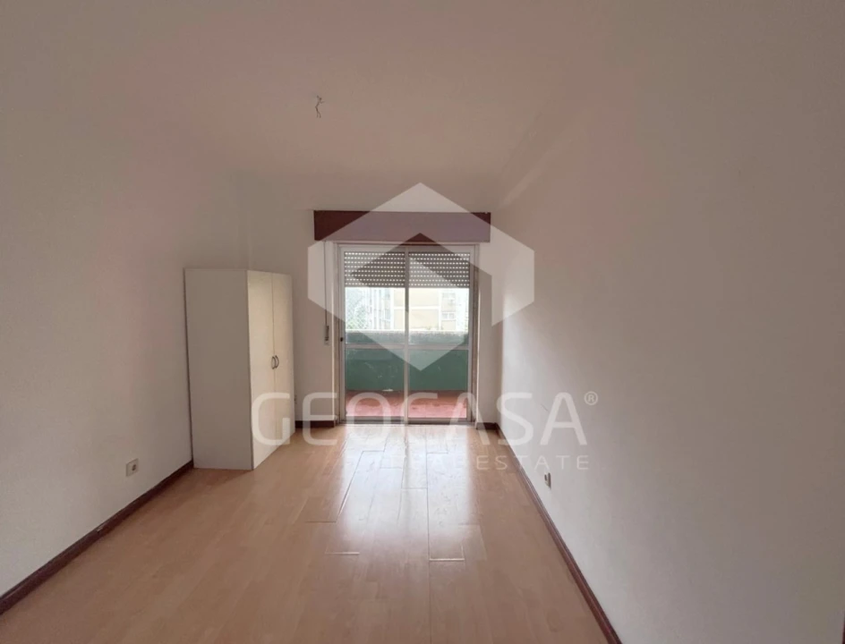 Apartamento T3 para Venda em Carcavelos e Parede Foto 14