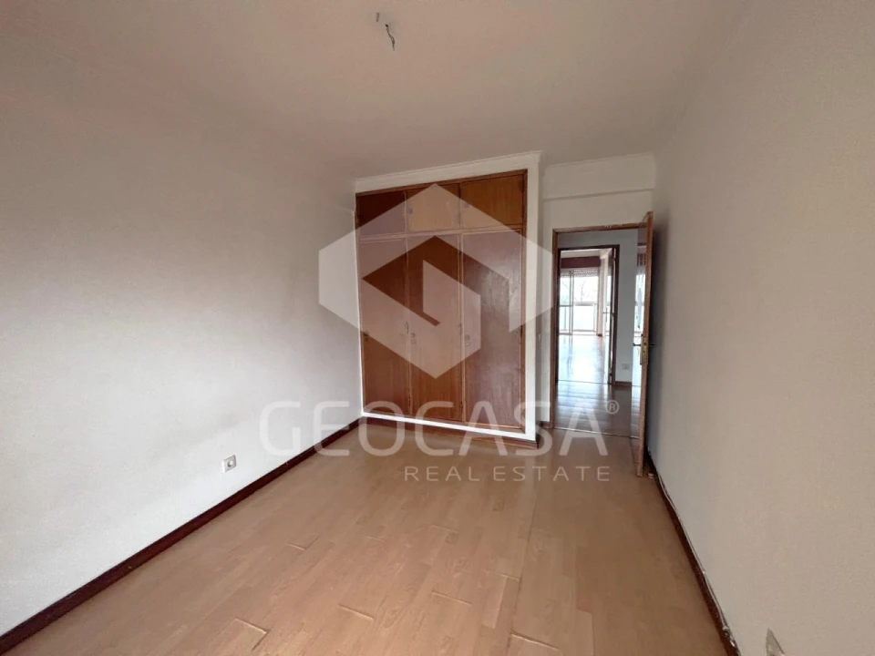 Apartamento T3 para Venda em Carcavelos e Parede Foto 18