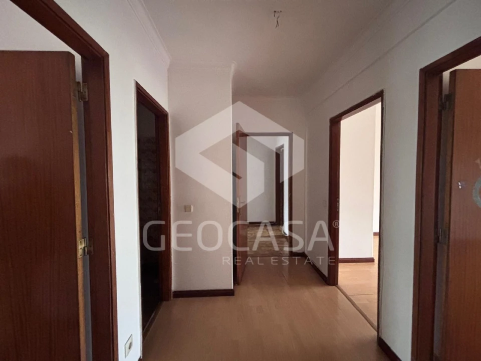 Apartamento T3 para Venda em Carcavelos e Parede Foto 12