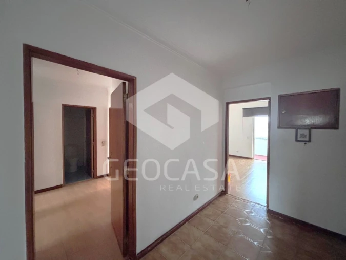 Apartamento T3 para Venda em Carcavelos e Parede Foto 6