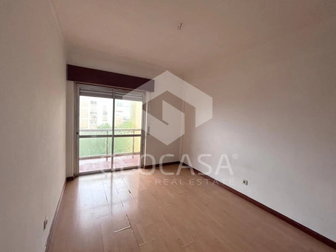 Apartamento T3 para Venda em Carcavelos e Parede Foto 17
