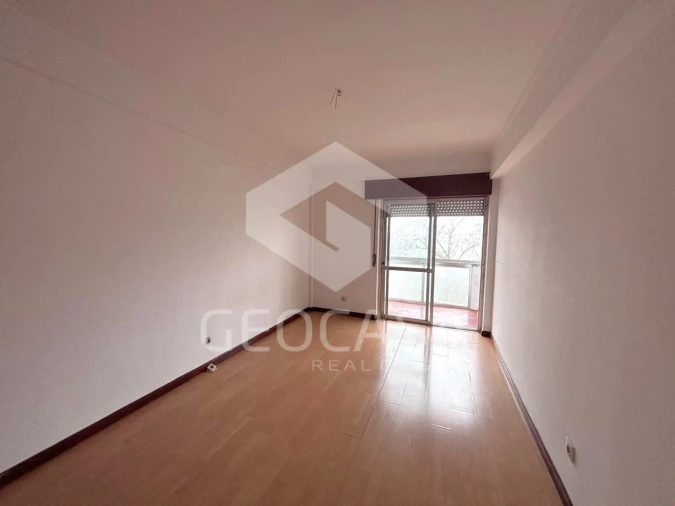 Apartamento T3 para Venda em Carcavelos e Parede Foto 24