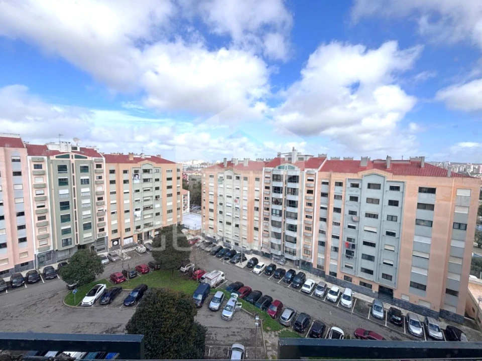 Apartamento T3 para Venda em Algueirão-Mem Martins Foto 1